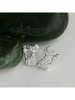 Two Small Cats CZ stud Earrings 🆕